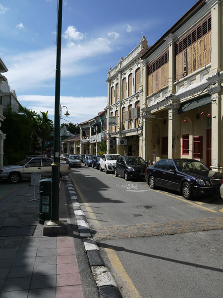 路上导游会介绍一下槟城的历史,还有就是警告我们槟城治安不是很好